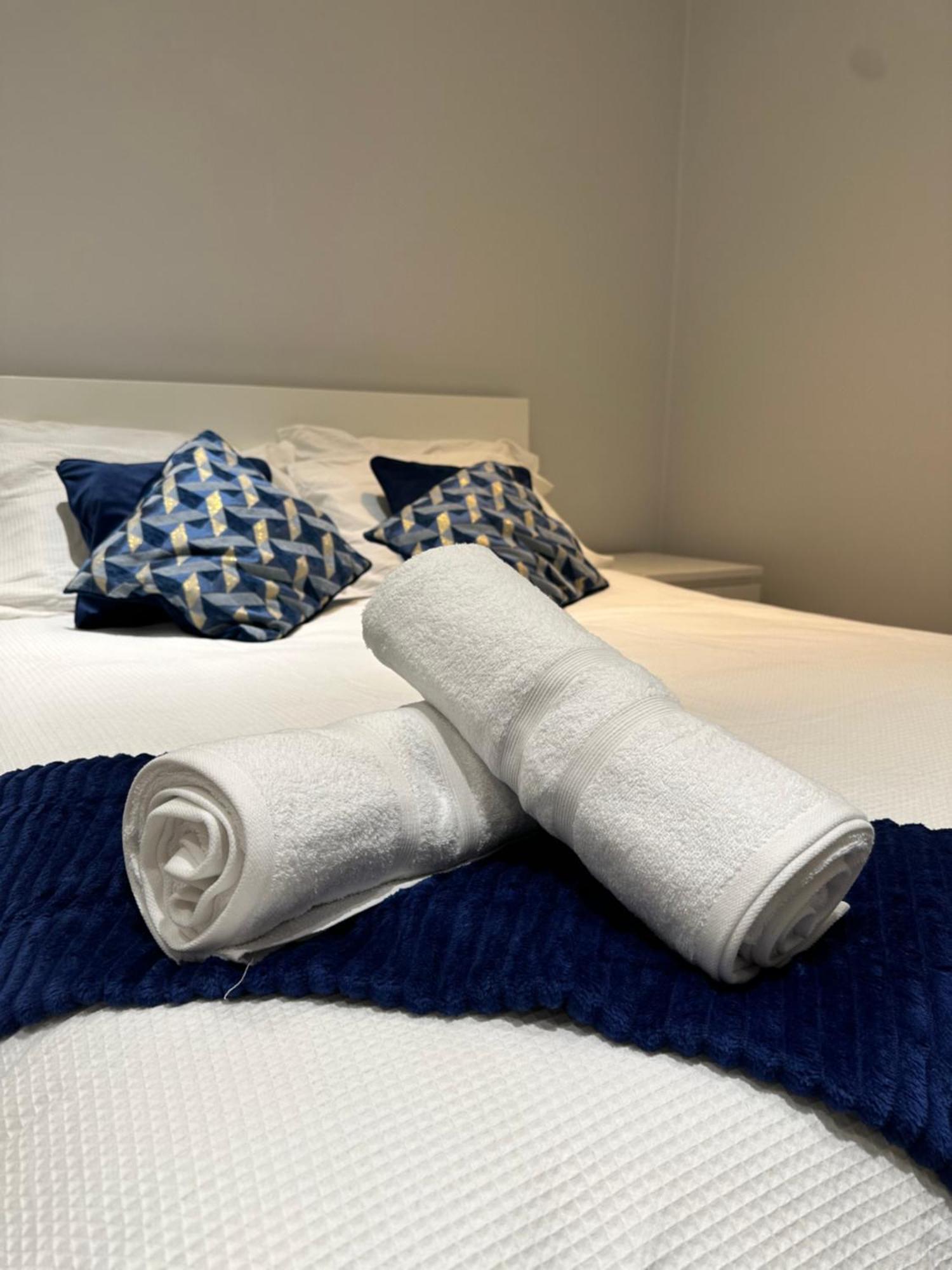 Liverpool Street Blue Bedroom Лондон Екстериор снимка